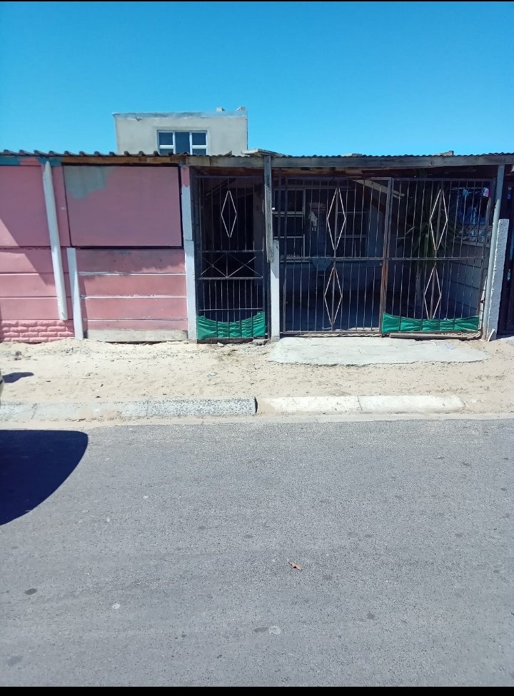7 Bedroom Property for Sale in Kleinvlei Western Cape